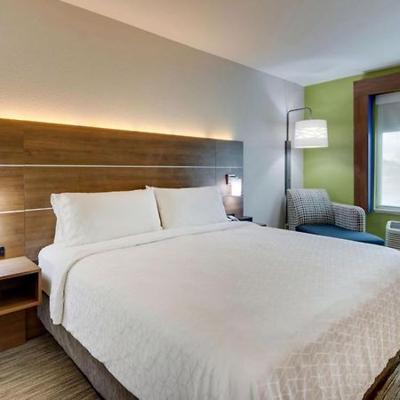 Holiday Inn Express Hotel & Suites Mankato East By Ihg Exterior photo