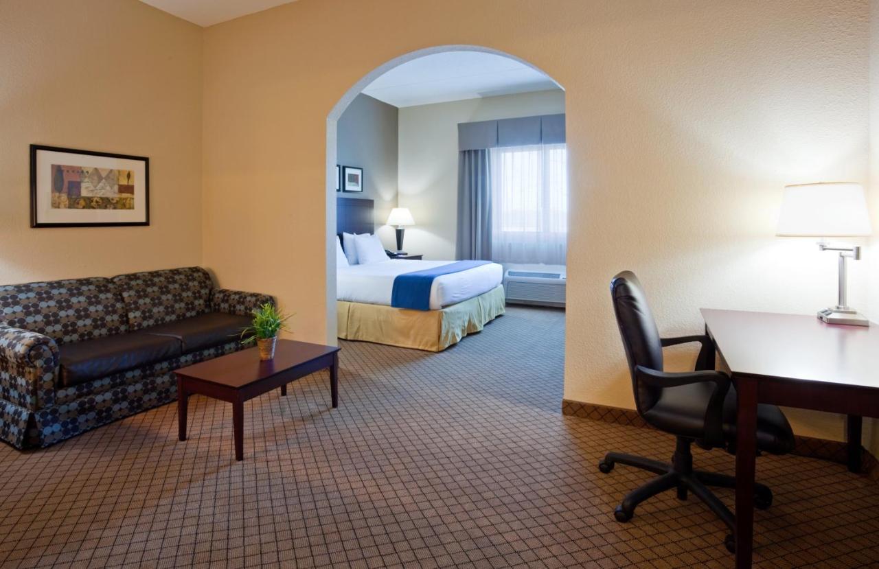 Holiday Inn Express Hotel & Suites Mankato East By Ihg Exterior photo