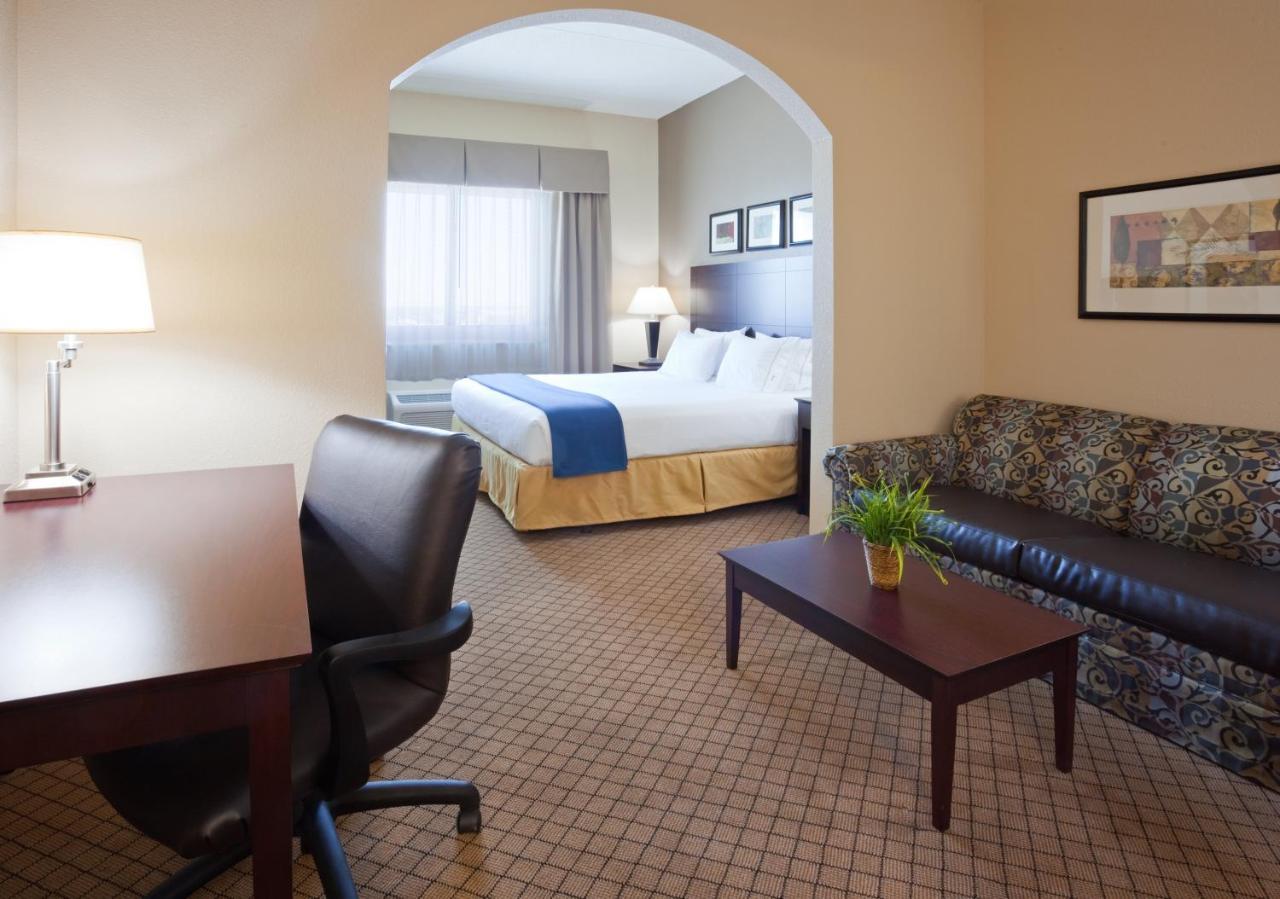 Holiday Inn Express Hotel & Suites Mankato East By Ihg Exterior photo